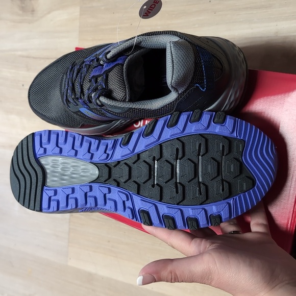 New Balance Women's 410 V8 Trail Running Shoes - Picture 4 of 6